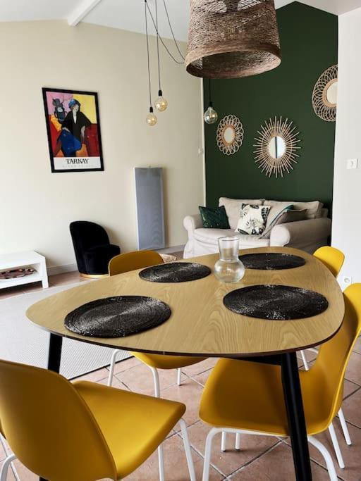 Maison Cosy Avec Parking Gratuit Jarnac Luaran gambar